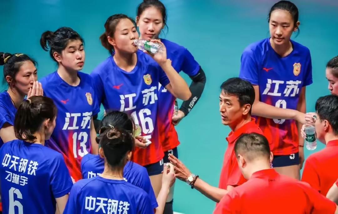 国米强势横扫中国女排晋级半决赛，状态火热！